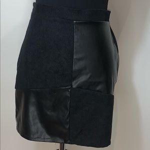 4 Panels Textured Skirt
